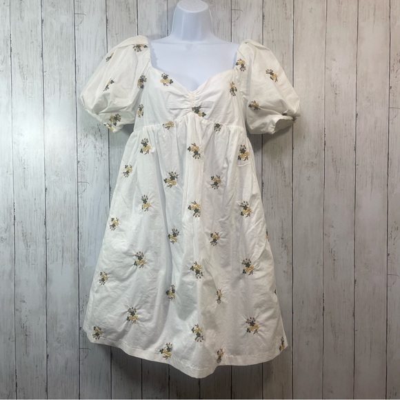 La’ Ven Puff Sleeve Flower Bouquets Pockets Short Dress Small NWT - Picture 2 of 10